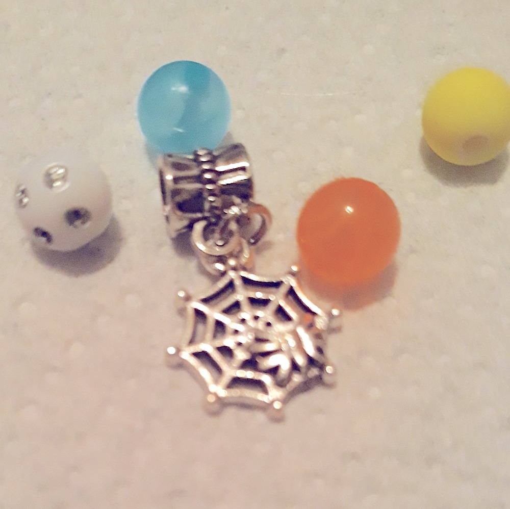 CUTE Spider Web Charm European Antique Silver Euro Charm with Bale NEW